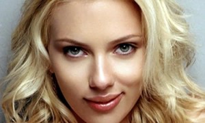 La actriz Scarlett Johansson ha renunciado a su papel como embajadora de Oxfam, dijo la organización no gubernamental el jueves, tras un enfrentamiento por promocionar una marca israelí que opera en la Cisjordania ocupada.